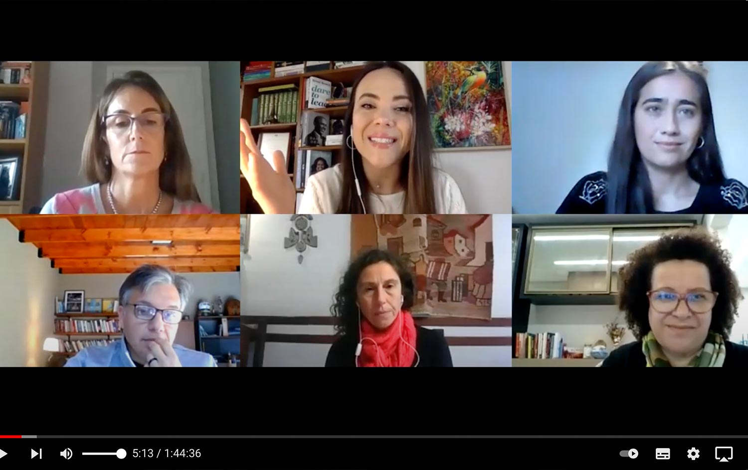 A screenshot of a webinar session with participants of RedEAmérica's Virtual Learning Cycles.